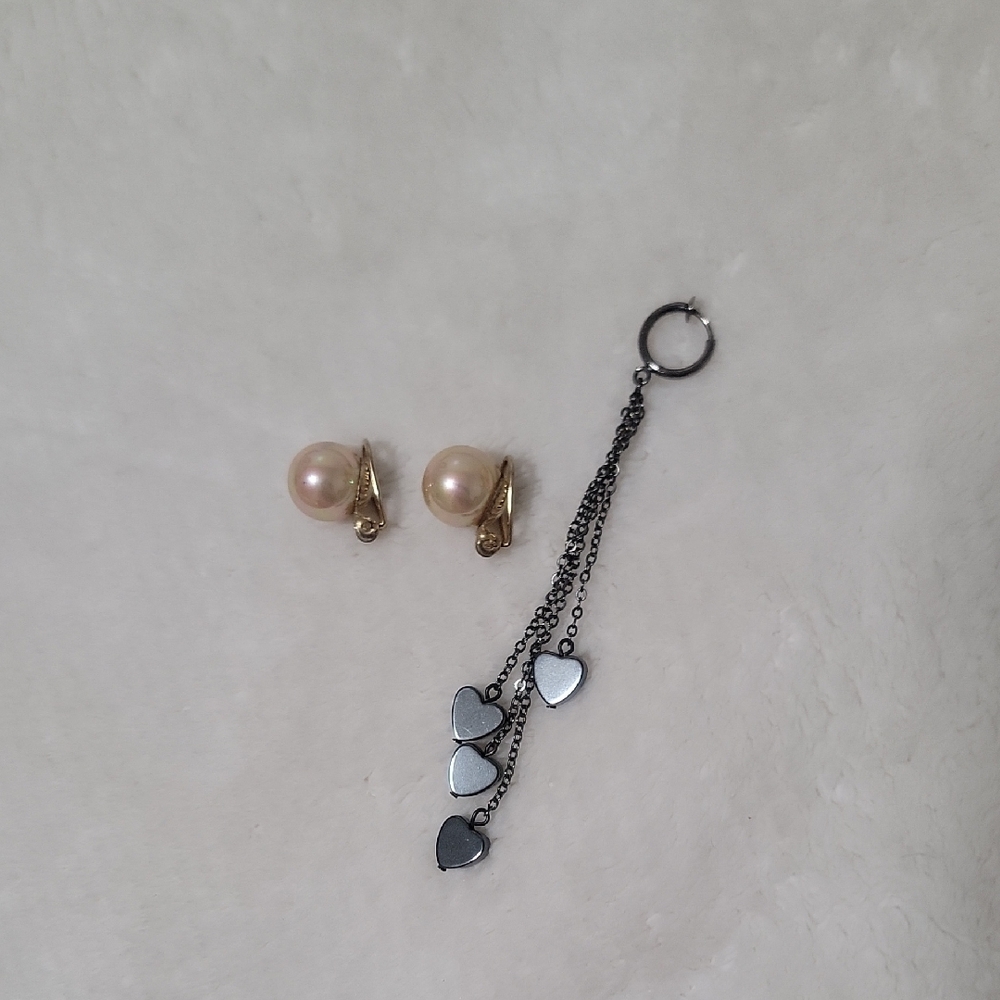 Set Elegant Gold Pearl Earrings & 1 Hearts Chain Earring Bought From Korea Cute